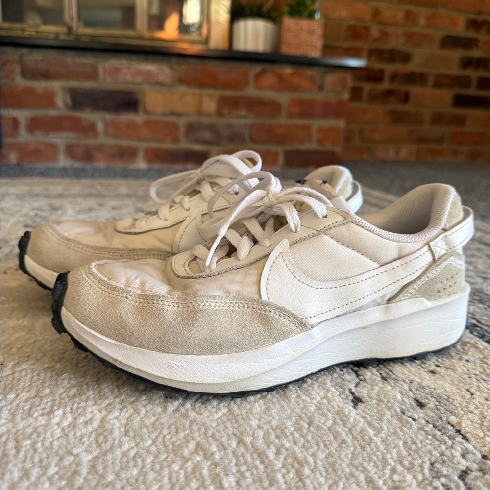 Nike Shoes Womens 7 Waffle Debut Athletic Running Sneakers White Suede Lace Up
